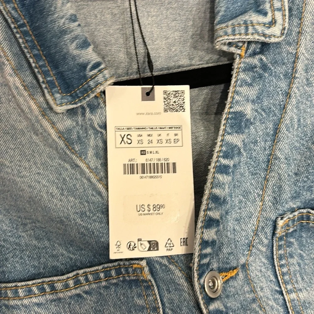 Brand new with tags women's Zara denim jumpsuit size xs! Baggy for bottom!